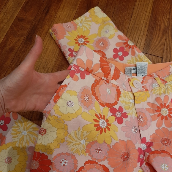 Izod floral capris - Picture 3 of 9